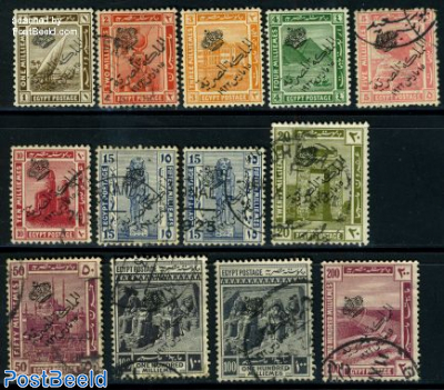 Definitives, overprints 13v